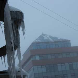 Жилищной инспекцией выданы предписания об удалении опасных сосулек со скатных крыш