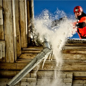 ГЖИ Воронежской области напоминает управляющим организациям о важных требованиях к содержанию кровель и придомовой территории в зимнее время года